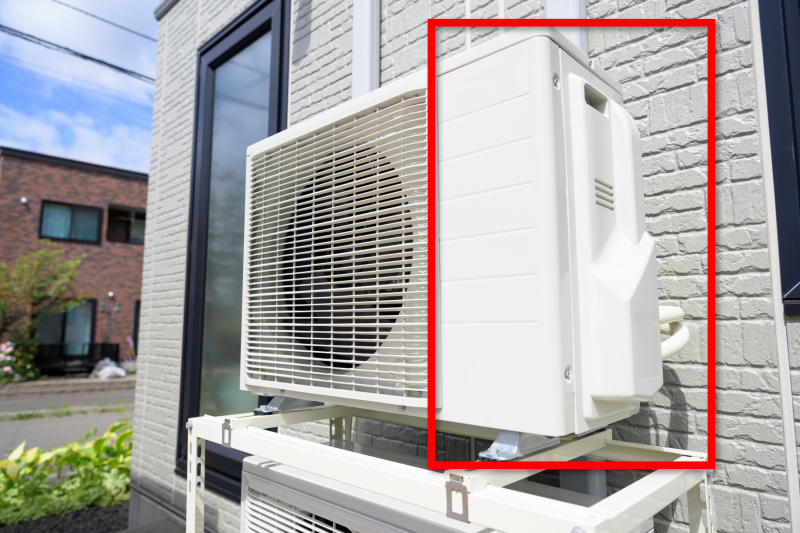 エアコン室外機の右側