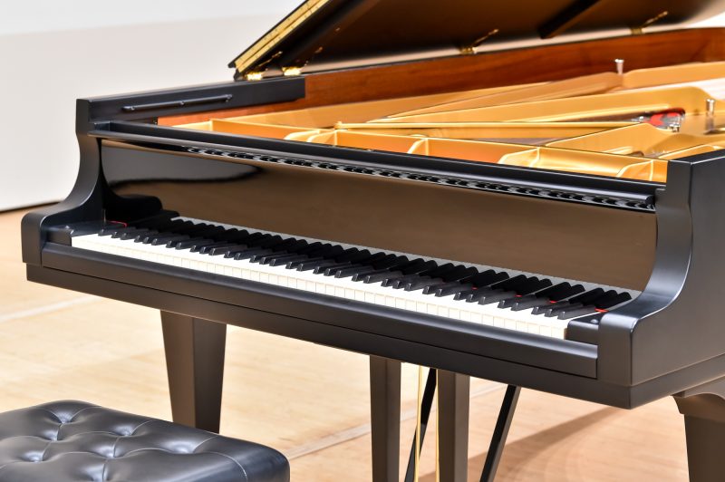 グランドピアノ