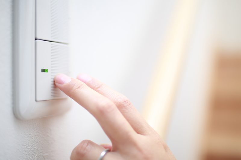 部屋の電源を消す