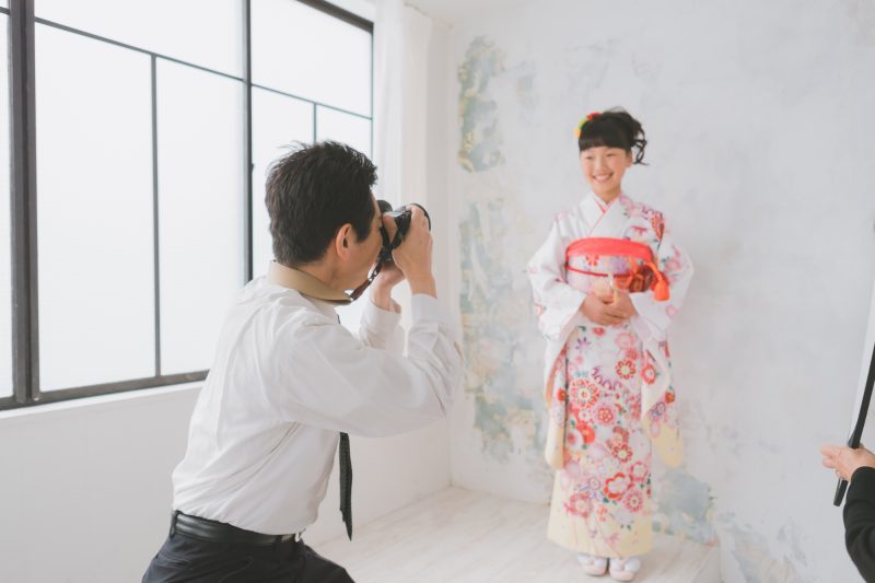 フォトスタジオで写真撮影