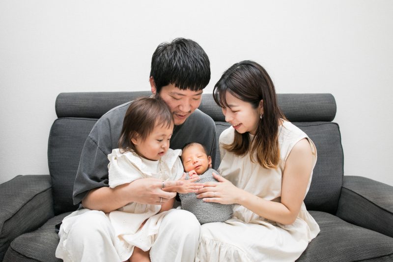家族でニューボーンフォト