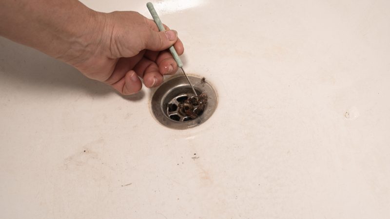 洗面所の排水管の汚れ